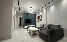Warm And Modern Brand New Apartment